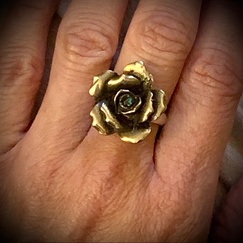 Beautiful 92.5 Sterling Flower Ring w/ Turquoise
